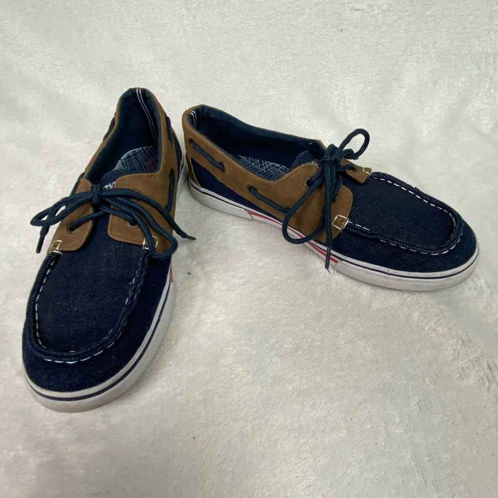 Boys Size 4 Navy Blue Nautica Slip Ons